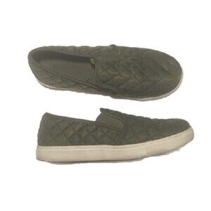 Big Buddha Women's 8 olive green slip-on shoes quilted easy wear sneakers Skater
